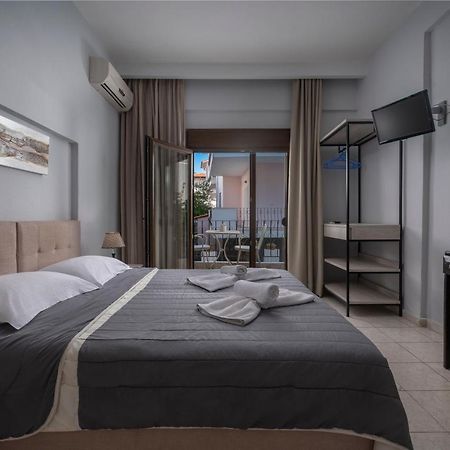 Adonis Hotel Pefkochori Exteriör bild