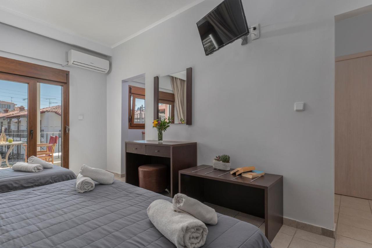 Adonis Hotel Pefkochori Exteriör bild