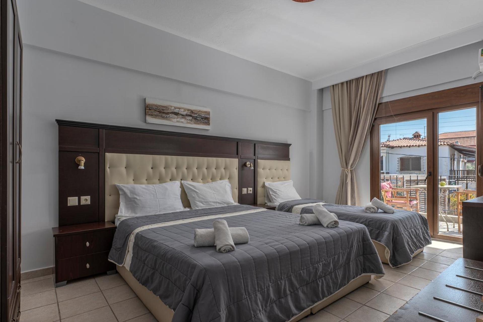 Adonis Hotel Pefkochori Rum bild